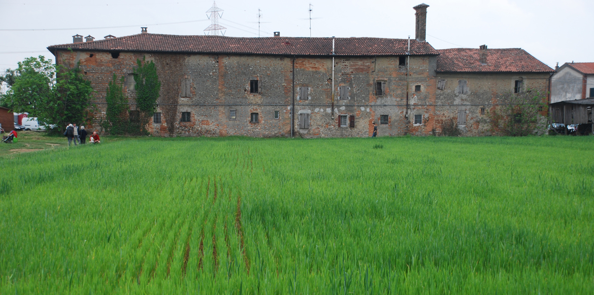 Castel Cerreto - Vista sulla cascina Castel Cerreto - Vista sulla cascina